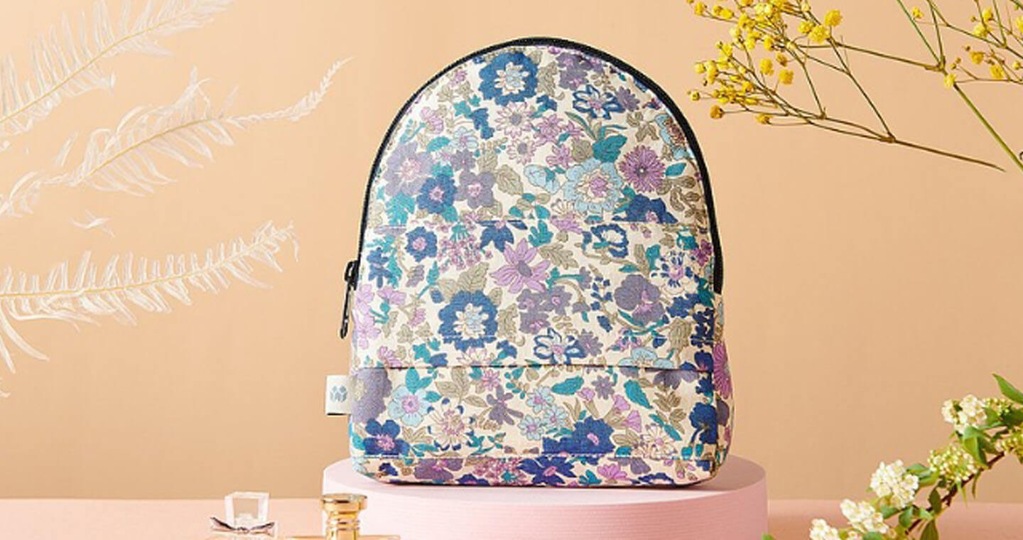 【無藏嚴選】旅の花-精品化妝包： 藍 - 花團錦簇