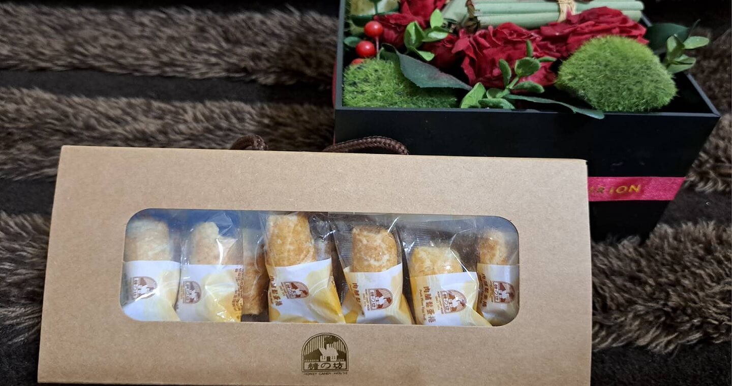 肉脯鬆蛋捲禮盒組